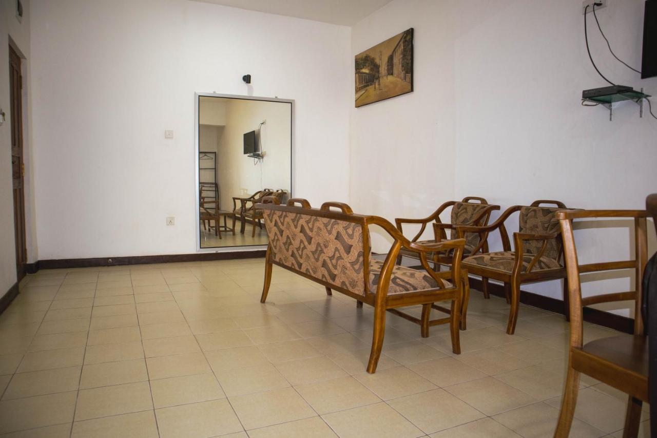 Chamaya Holiday Inn Балангода Экстерьер фото