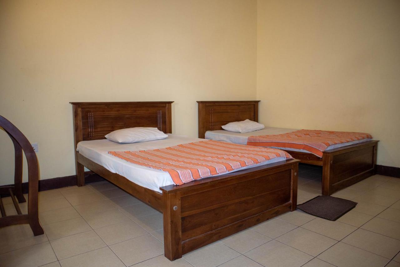 Chamaya Holiday Inn Балангода Экстерьер фото
