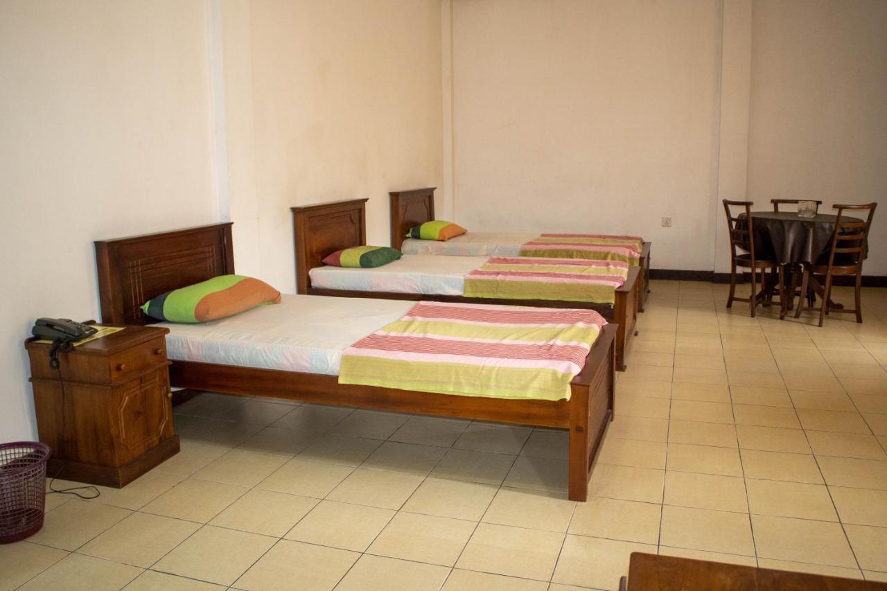 Chamaya Holiday Inn Балангода Экстерьер фото