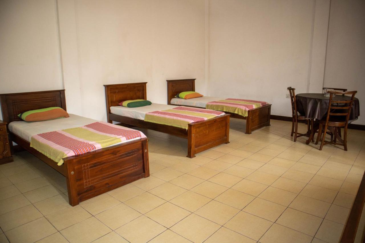 Chamaya Holiday Inn Балангода Экстерьер фото